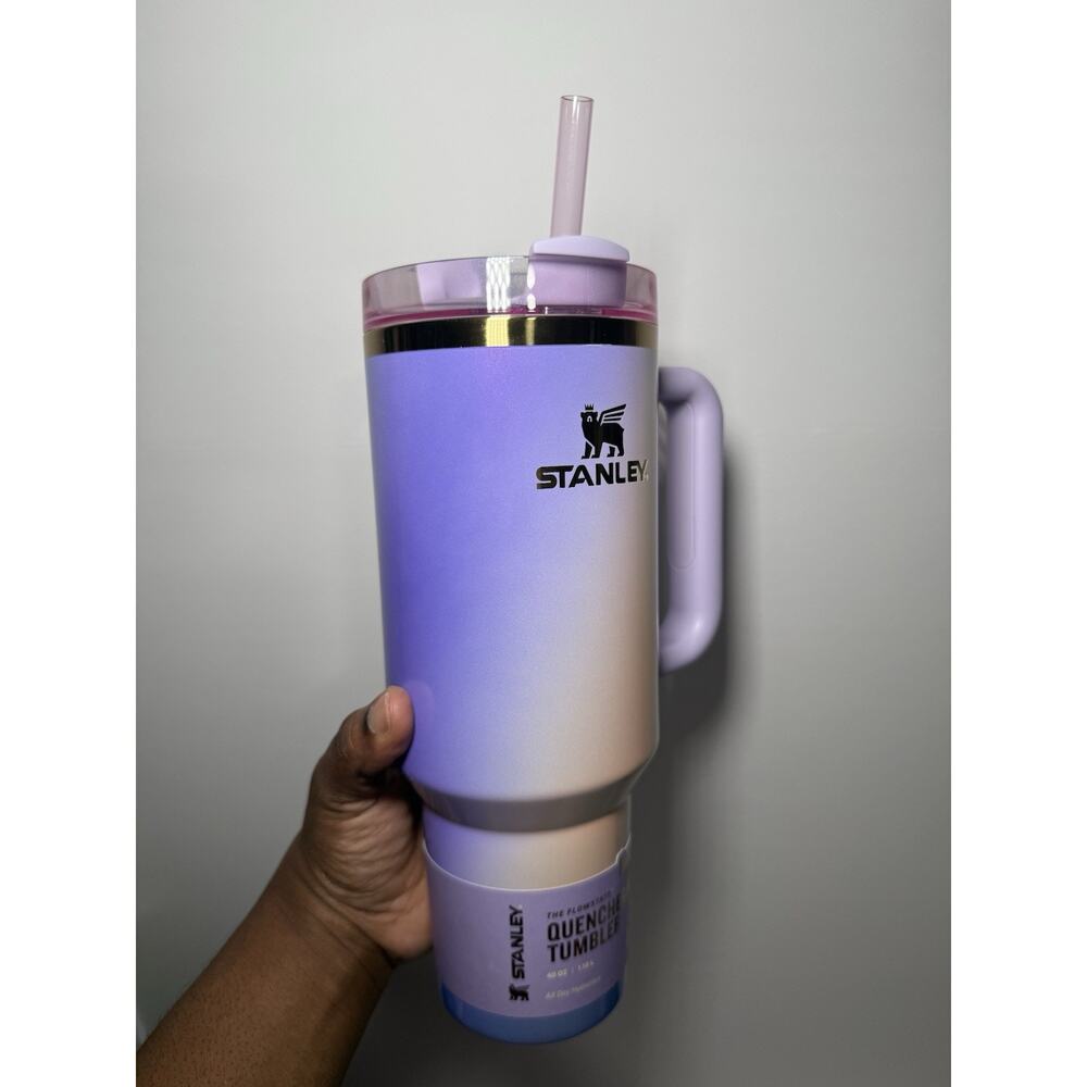 Stanley X Target X WICKED 2025 GLINDA GALINDA 40oz Quencher Tumbler BNWT - Picture 2 of 4